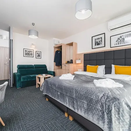 Aron Old Town Aparthotel